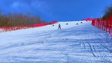冬季滑雪单板双板实拍视频的预览图